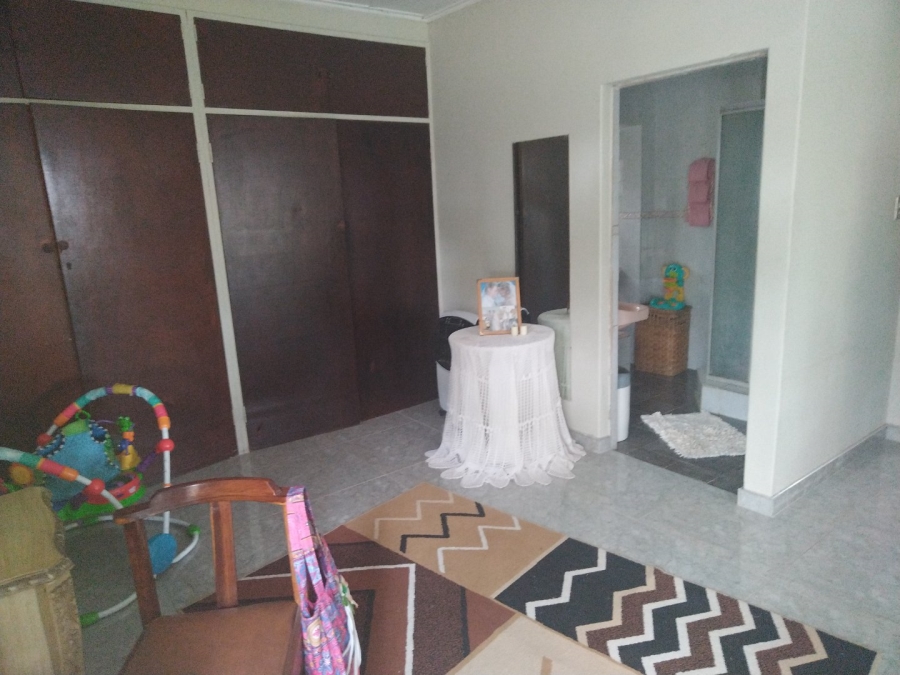 4 Bedroom Property for Sale in Lamontpark Gauteng