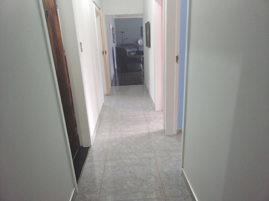 4 Bedroom Property for Sale in Lamontpark Gauteng