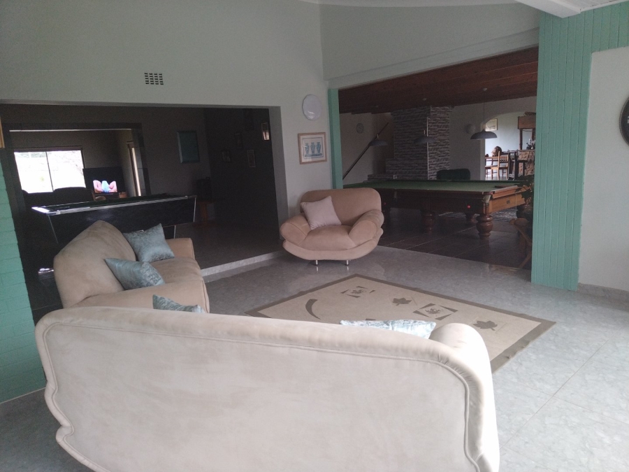 4 Bedroom Property for Sale in Lamontpark Gauteng