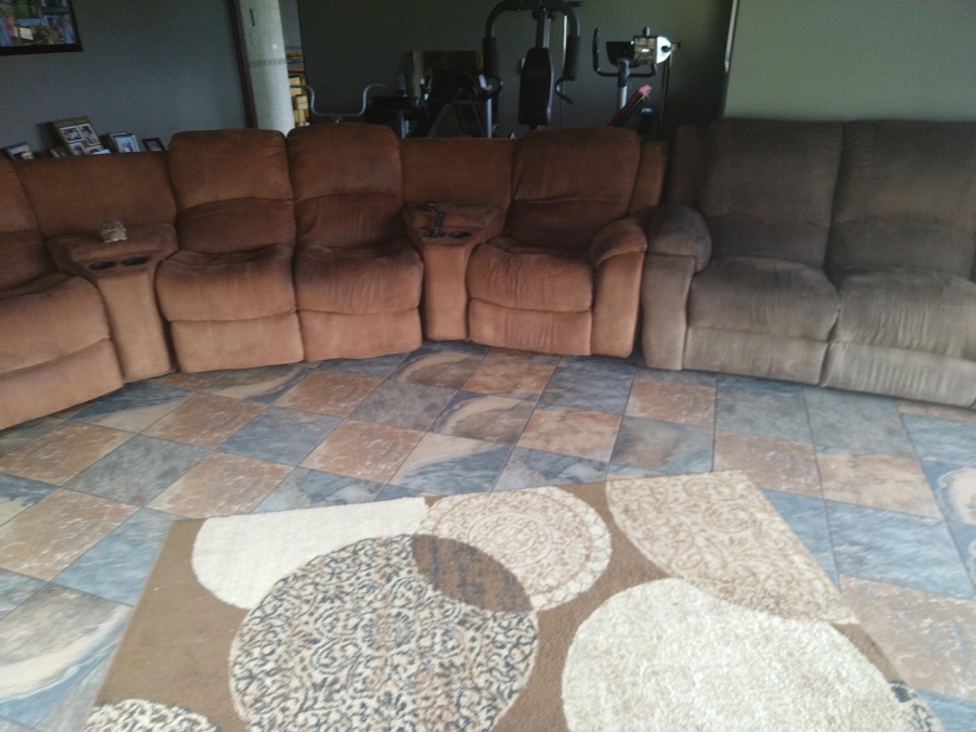 4 Bedroom Property for Sale in Lamontpark Gauteng