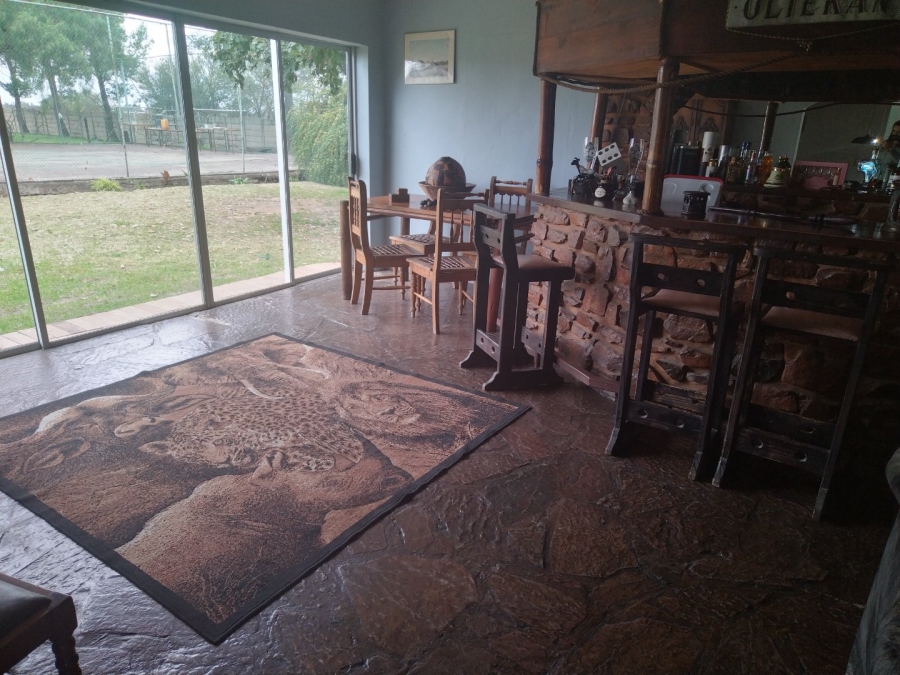 4 Bedroom Property for Sale in Lamontpark Gauteng