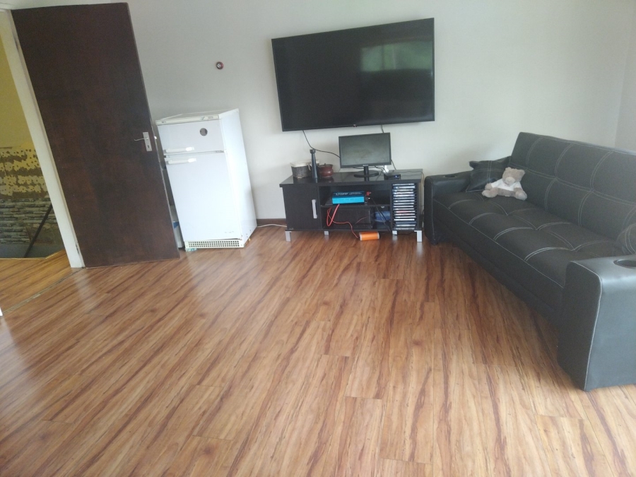 4 Bedroom Property for Sale in Lamontpark Gauteng