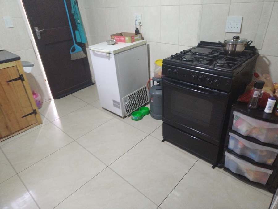 4 Bedroom Property for Sale in Lamontpark Gauteng