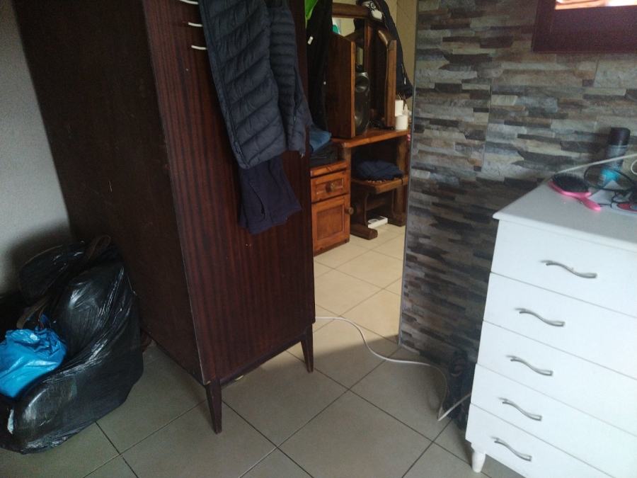 4 Bedroom Property for Sale in Lamontpark Gauteng