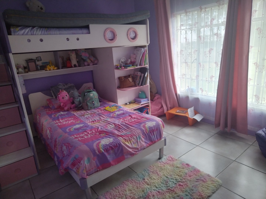 4 Bedroom Property for Sale in Lamontpark Gauteng