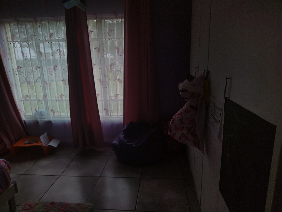 4 Bedroom Property for Sale in Lamontpark Gauteng