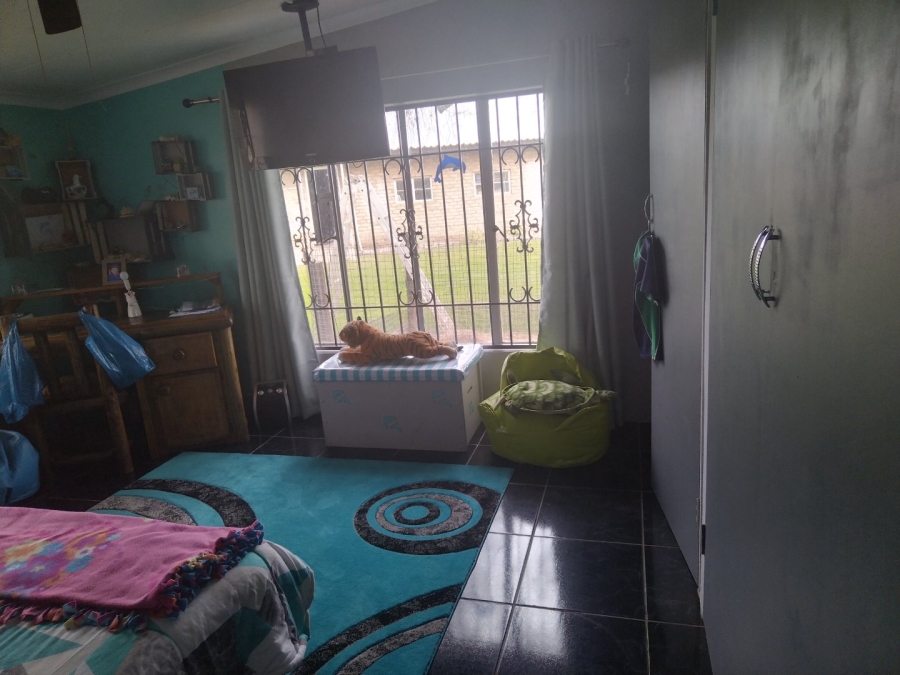 4 Bedroom Property for Sale in Lamontpark Gauteng