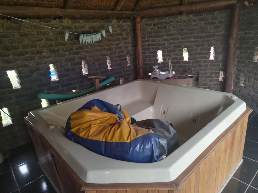 4 Bedroom Property for Sale in Lamontpark Gauteng