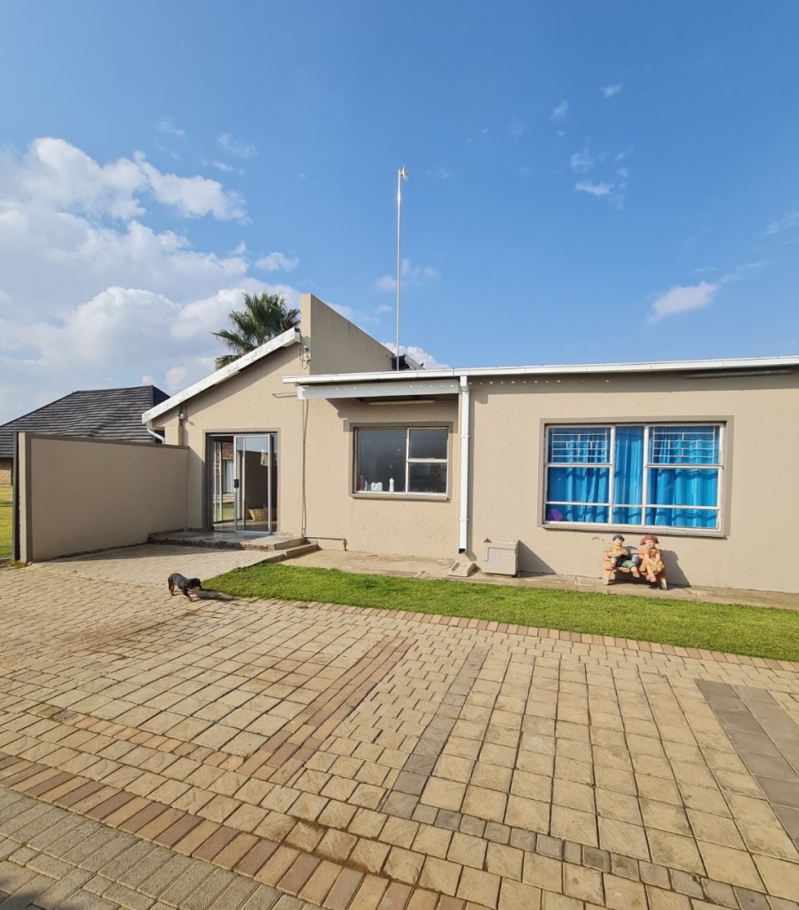 3 Bedroom Property for Sale in Rusticana Gauteng