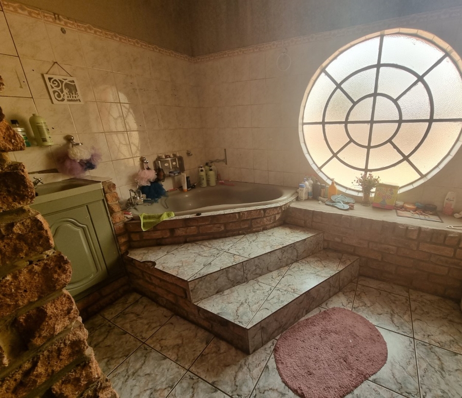 3 Bedroom Property for Sale in Roodia Gauteng