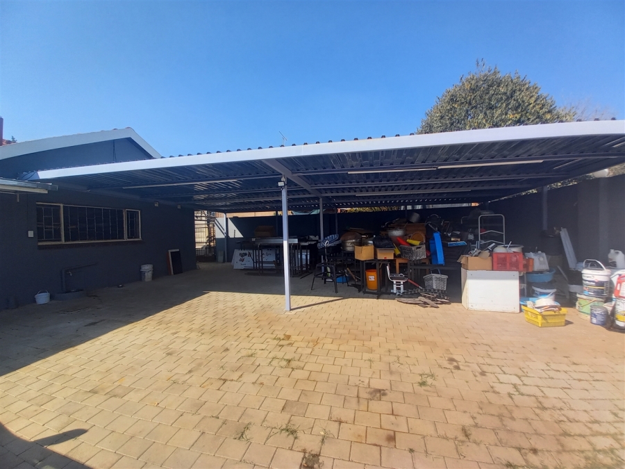 4 Bedroom Property for Sale in Garsfontein Gauteng