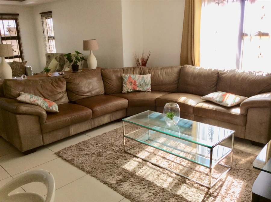 3 Bedroom Property for Sale in Blue Hills Gauteng