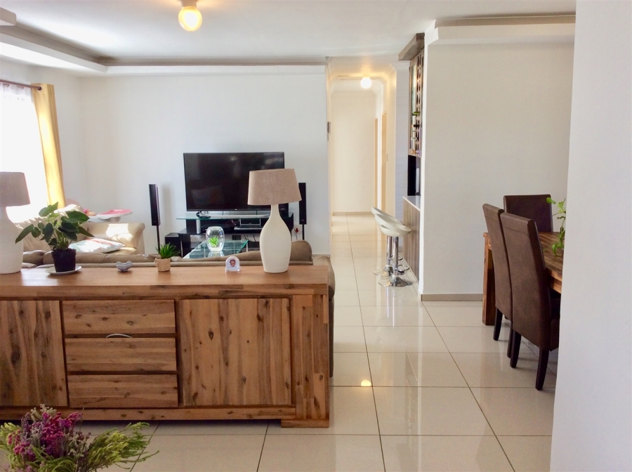 3 Bedroom Property for Sale in Blue Hills Gauteng