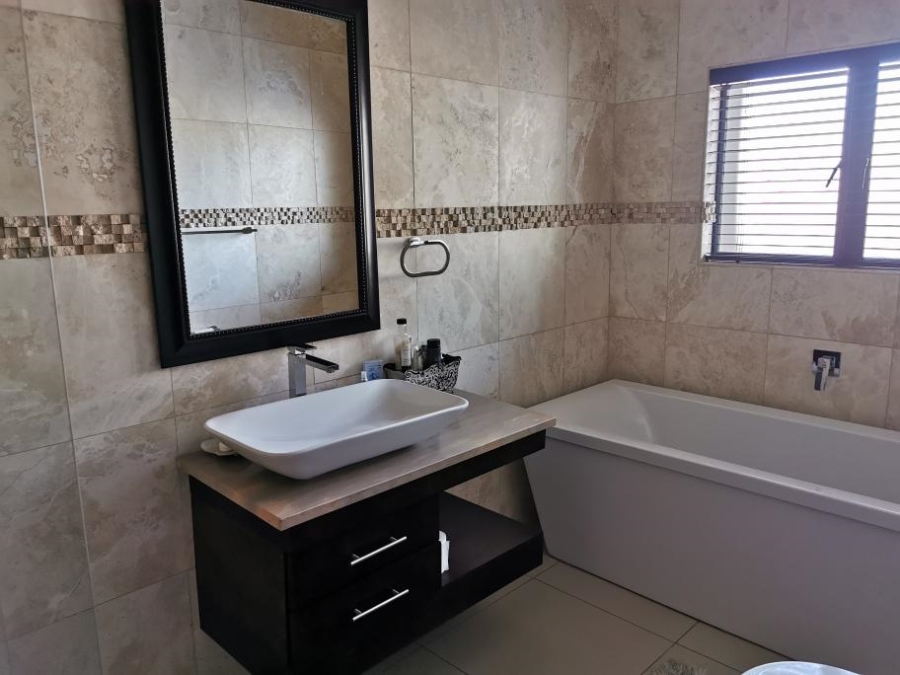4 Bedroom Property for Sale in Sable Hills Gauteng
