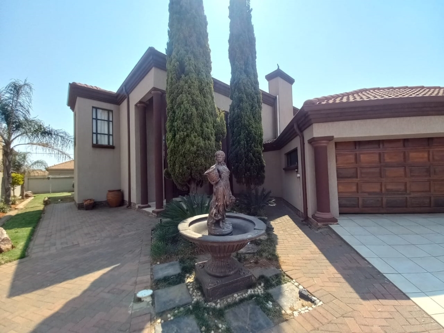 4 Bedroom Property for Sale in Vanderbijlpark SE 8 Gauteng