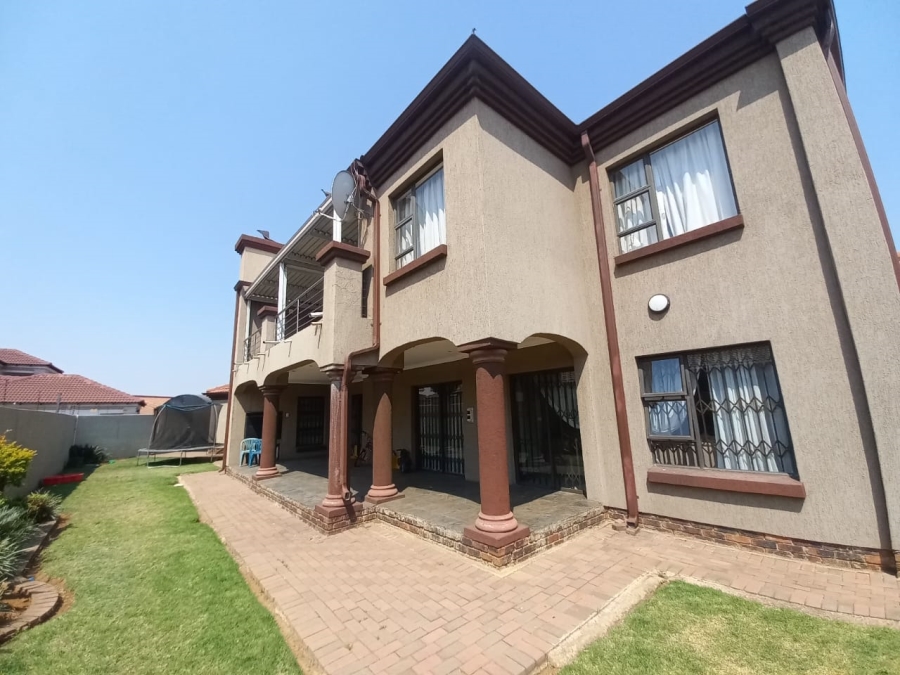 4 Bedroom Property for Sale in Vanderbijlpark SE 8 Gauteng