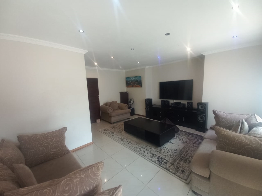 4 Bedroom Property for Sale in Vanderbijlpark SE 8 Gauteng