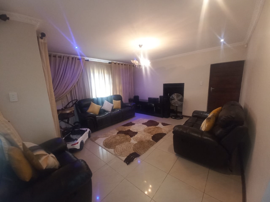 4 Bedroom Property for Sale in Vanderbijlpark SE 8 Gauteng