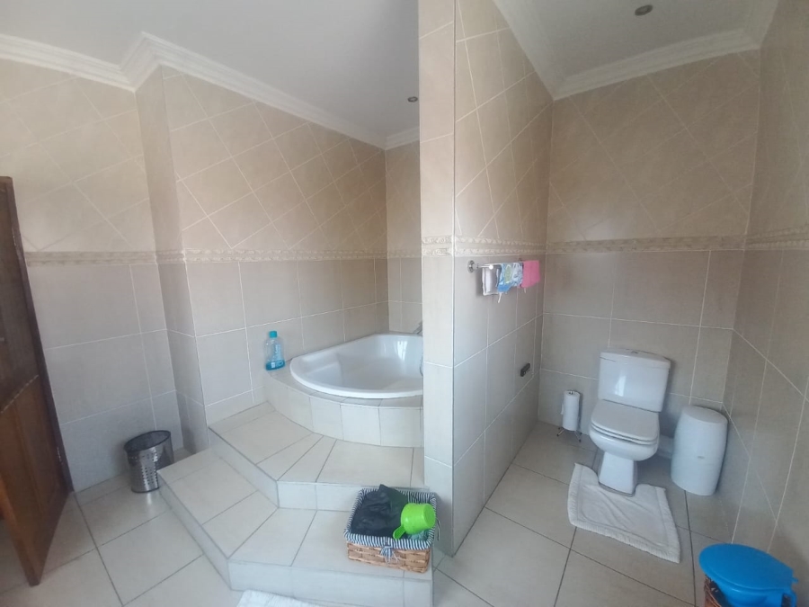 4 Bedroom Property for Sale in Vanderbijlpark SE 8 Gauteng