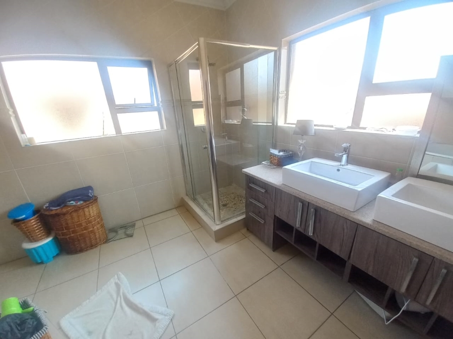 4 Bedroom Property for Sale in Vanderbijlpark SE 8 Gauteng
