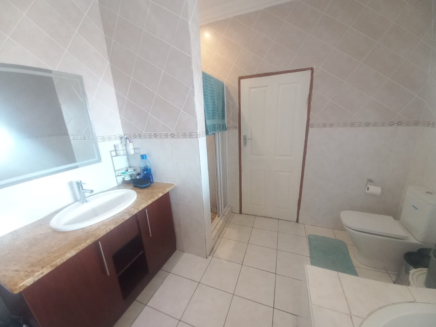 4 Bedroom Property for Sale in Vanderbijlpark SE 8 Gauteng