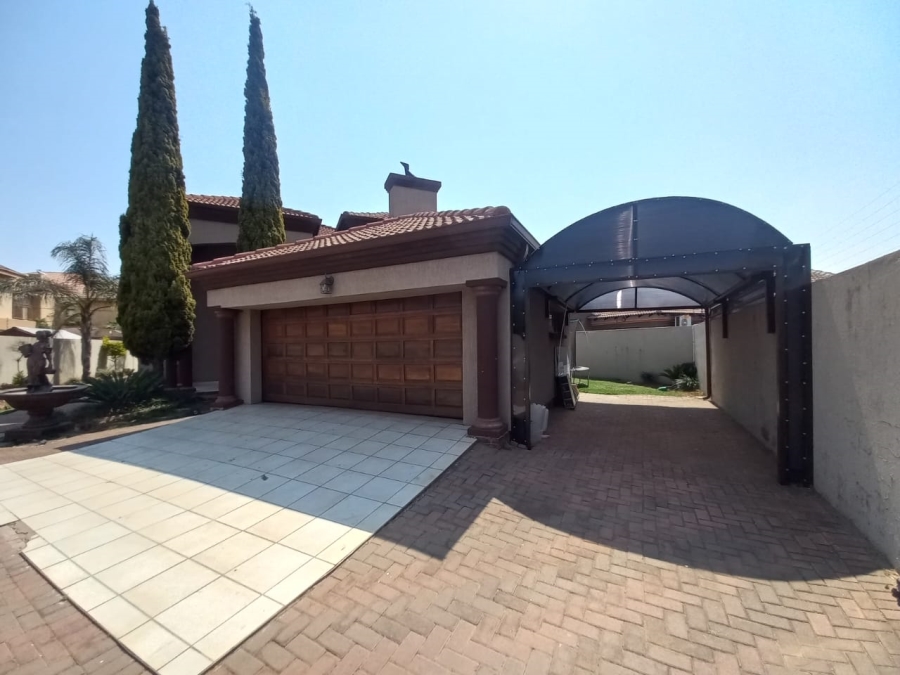 4 Bedroom Property for Sale in Vanderbijlpark SE 8 Gauteng