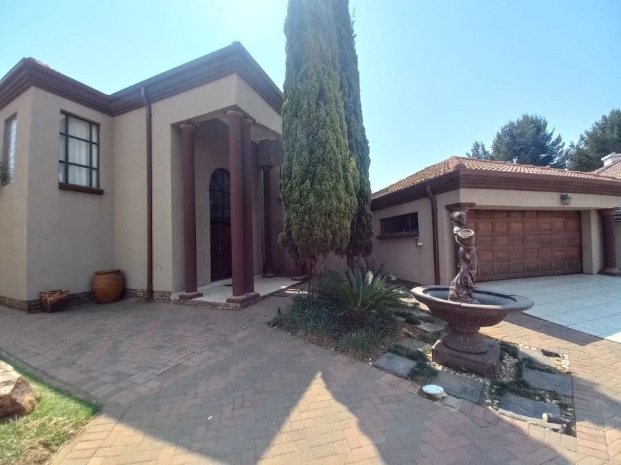 4 Bedroom Property for Sale in Vanderbijlpark SE 8 Gauteng