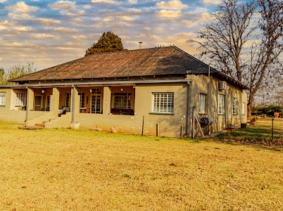 6 Bedroom Property for Sale in Eikenhof Gauteng