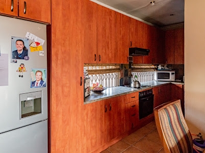 6 Bedroom Property for Sale in Eikenhof Gauteng