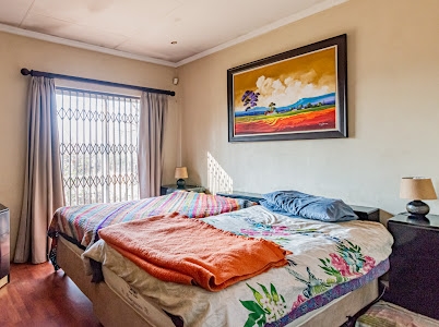 6 Bedroom Property for Sale in Eikenhof Gauteng