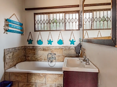 6 Bedroom Property for Sale in Eikenhof Gauteng