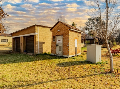 6 Bedroom Property for Sale in Eikenhof Gauteng