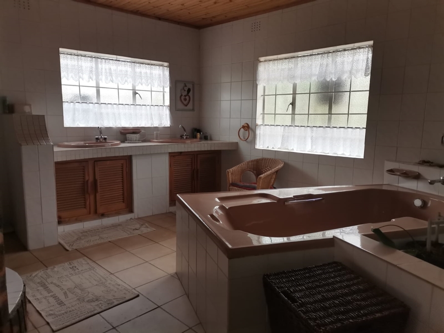 3 Bedroom Property for Sale in Golf View Gauteng