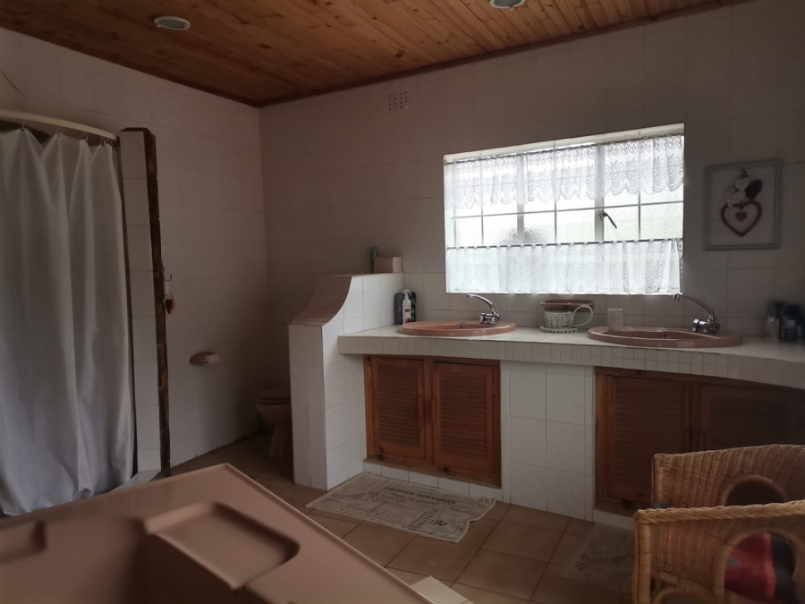 3 Bedroom Property for Sale in Golf View Gauteng