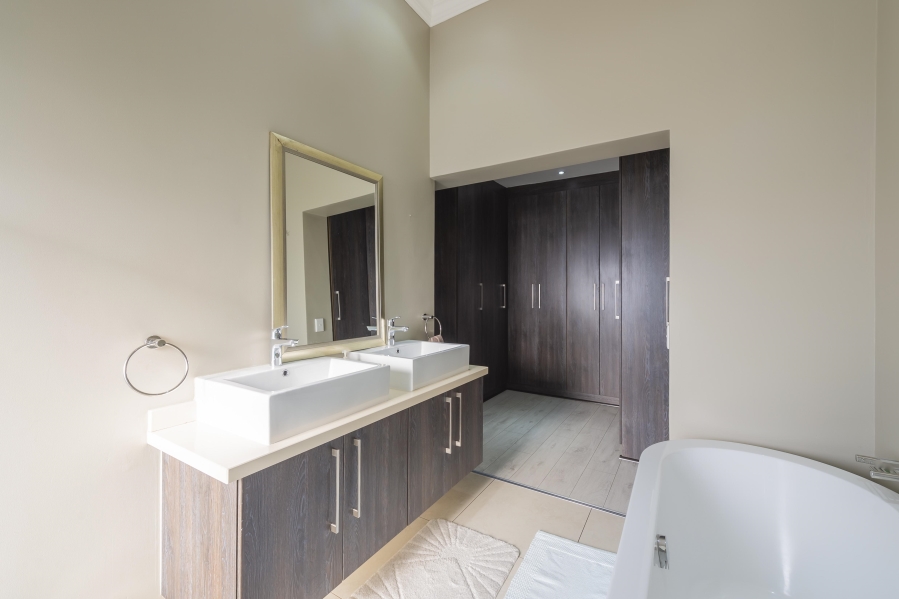 3 Bedroom Property for Sale in Copperleaf Estate Gauteng