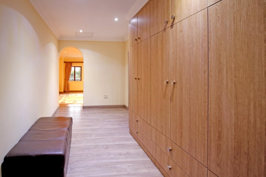 5 Bedroom Property for Sale in Bryanston Gauteng