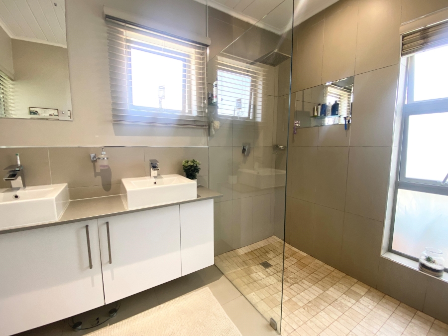 3 Bedroom Property for Sale in Copperleaf Estate Gauteng