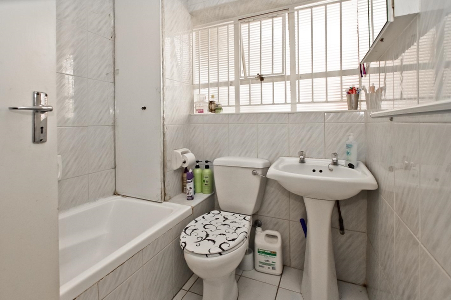 1 Bedroom Property for Sale in Cyrildene Gauteng