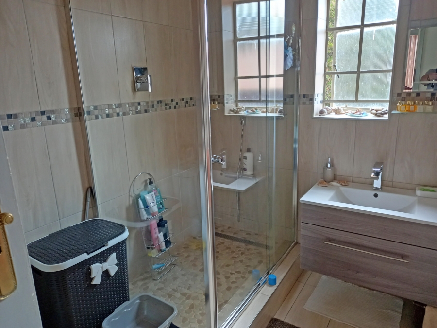 4 Bedroom Property for Sale in Orange Grove Gauteng