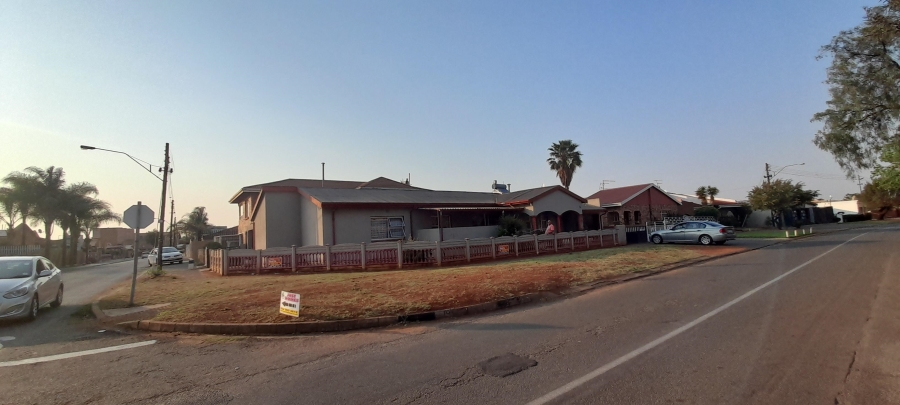 3 Bedroom Property for Sale in Lenasia Gauteng