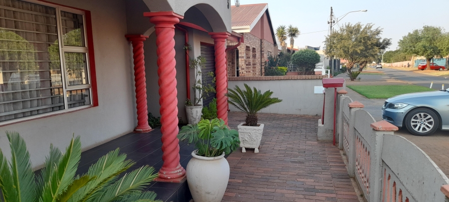 3 Bedroom Property for Sale in Lenasia Gauteng