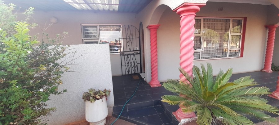 3 Bedroom Property for Sale in Lenasia Gauteng