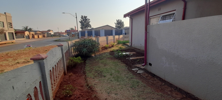 3 Bedroom Property for Sale in Lenasia Gauteng