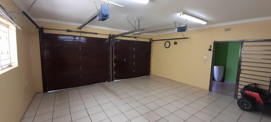 4 Bedroom Property for Sale in Lenasia Gauteng