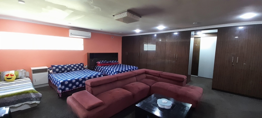 4 Bedroom Property for Sale in Lenasia Gauteng