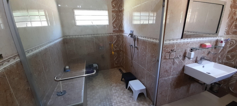 4 Bedroom Property for Sale in Lenasia Gauteng