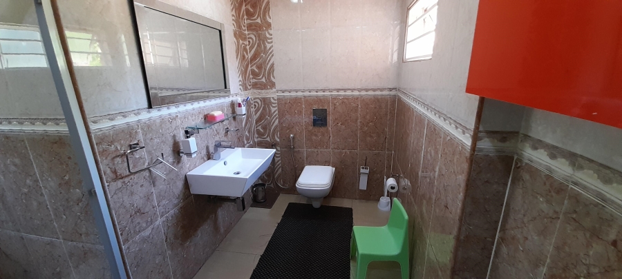 4 Bedroom Property for Sale in Lenasia Gauteng