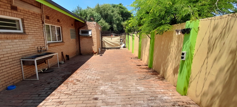 4 Bedroom Property for Sale in Lenasia Gauteng