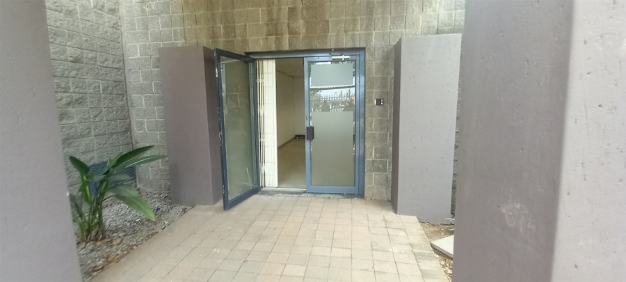 To Let Commercial Property for Rent in Randjespark Gauteng