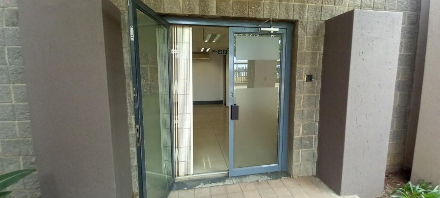To Let Commercial Property for Rent in Randjespark Gauteng